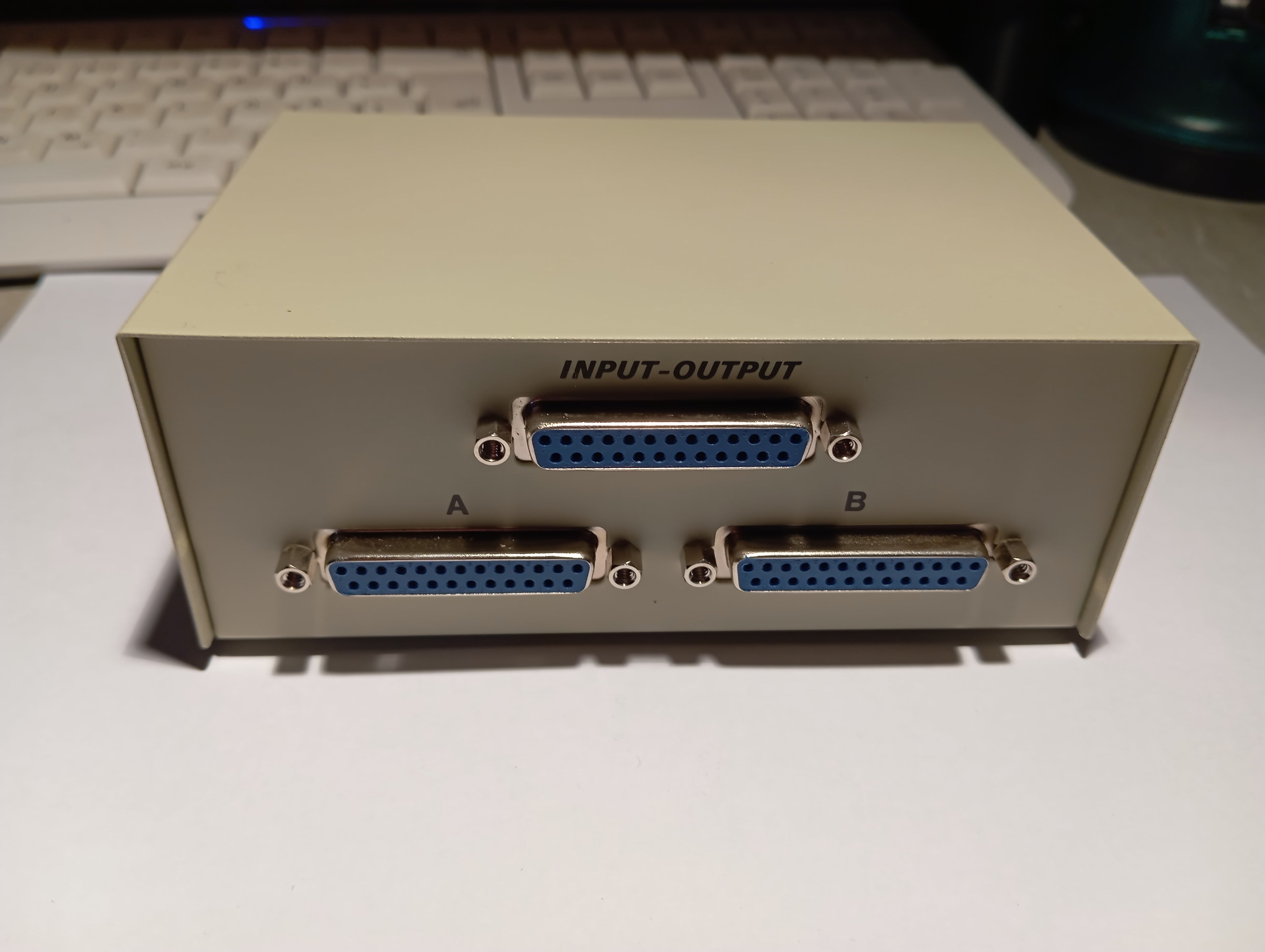 Data Transfer Switch / Umschaltbox für 25 Pin Dsub