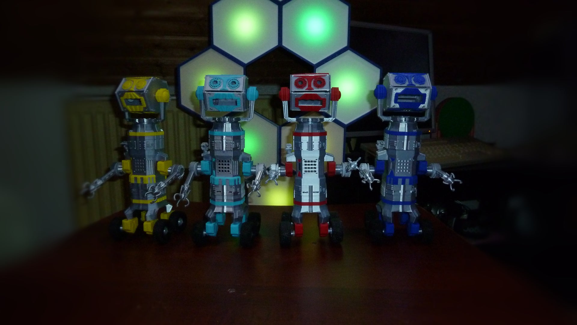 Roboter Model V2 - 5 Farben